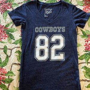 Dallas Cowboys “82 Witten” v-neck tee